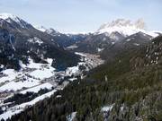 Blick auf die Ortschaften im Val di Fassa (Fassatal)