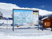 Informationstafel mit aktuellem Status im Skigebiet