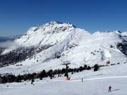 Blick auf die Pisten im Skigebiet Alpe Lusia