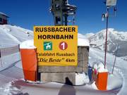 Pistenausschilderung in der Skiregion Dachstein West