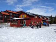 Värmestuga (Wärmestube) im Skigebiet Vemdalsskalet