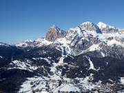 Blick auf die Pisten zwischen Pomedes (2303 m), Duca d'Aosta (2098 m) und Col Druscie (1770 m) 