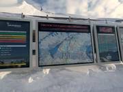 Informationstafel im Skigebiet