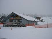 Einkehrmöglichkeit an der Talstation im Skigebiet Timberline Summit Pass