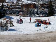 Spielplatz am Pistenrand in Alpe d'Huez