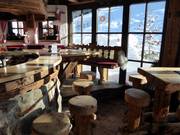 Bar in der Bifei's Hütt'n