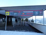 Informationen beim Einstieg an der Panoramabahn Geols