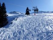 Tiefschneespuren an der 8er-Sesselbahn Enzian