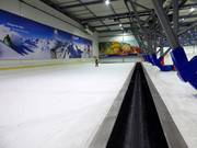 Abgegrenztes Übungsgelände mit Förderband