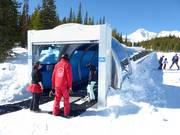 Big Sky Carpet Surface Lift 4 (Bear Basin) - Förderband/Zauberteppich mit Überdachung