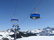 Sunnegg - 6er Hochgeschwindigkeits-Sesselbahn (kuppelbar) mit Abdeckhauben und Sitzheizung
