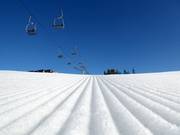 Perfekt präparierte Piste im Skigebiet Norefjell