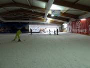 Gegenhang im unteren Teil der Skihalle