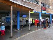 Skibus-Haltestelle an der Talstation Kreuzjochbahn