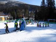 Tipp für die Kleinen  - Kinderland Medvědín der Skischule Skol Max