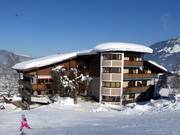 Hotel Gasthof Schöne Aussicht an der Talabfahrt nach St. Johann in Tirol