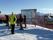 Informationstafel im Skigebiet