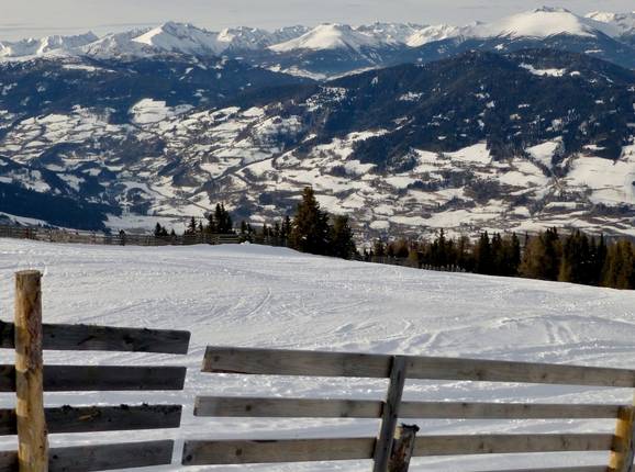 Pisten mit tollem Blick auf die Murauer Berge