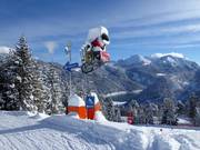 Schneekanone mit Achensee