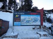 Informationstafel mit aktuellen Betriebsinfos