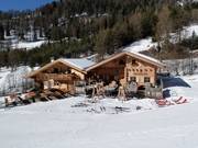 Typische Hütte im Skigebiet von Gröden