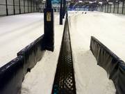 Langes Förderband an der Hauptabfahrt