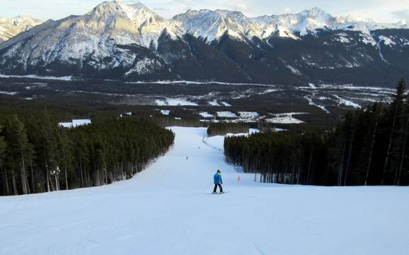 Größter Höhenunterschied in der Kananaskis Range – Skigebiet Nakiska