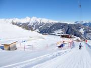 Abgegrenztes Anfängergelände an der Bergstation der Gondelbahn
