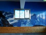 Informationstafel an der Talstation Gletscherexpress