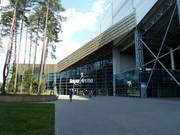 Eingang zur Skihalle Snow Arena