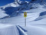 Hinweis an Kreuzungen