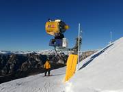 Schneekanone im Skigebiet Carezza