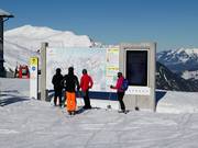 Elektronische Anzeigen an den Hauptpunkten im Skigebiet