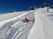 Schneekanone im Skigebiet von Laterns