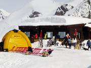 Selbstbedienungsrestaurant Le Schuss an der Bergstation der Pelevos Gondelbahn