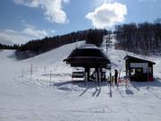 Isola No. 4 Quad - 4er Hochgeschwindigkeits-Sesselbahn (kuppelbar) mit Abdeckhauben