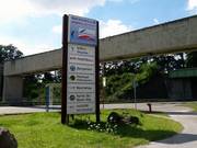 Informationen bei der Anfahrt zur Skihalle