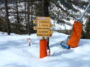 Wegweiser im Skigebiet