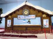 Kiosk an der Bergstation in der Skihalle