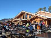 Sonnenterrasse Le Chalet mitten im Skigebiet