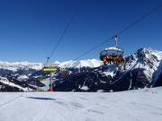Jochbahn - 6er Hochgeschwindigkeits-Sesselbahn (kuppelbar) mit Abdeckhauben