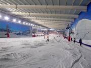 Blick auf die Hauptpiste von der Bergstation