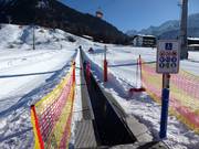 Förderband am Sonnenhang im Tal