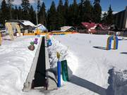 Kinderland mit Förderband