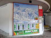 Pistenplan mit aktuellen Informationen an der Talstation