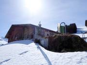 Bewirtschaftete Alm im Skigebiet