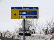 Informationstafel auf der Piste