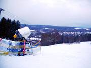 Eine Propellermaschine und eine Lanze sorgen für Schnee