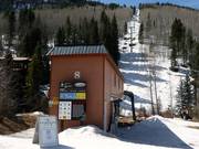 Oak Street - 2er Sesselbahn fix geklemmt