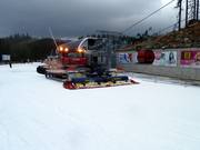 Pistenraupe bei der Arbeit in Jasná
